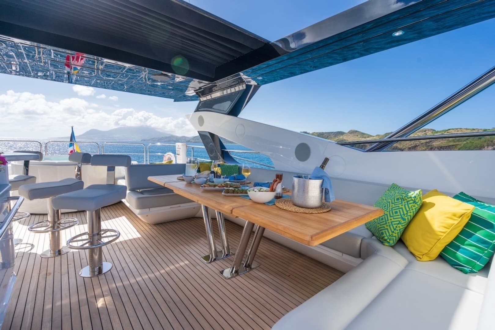 2024 Sunseeker 95 Yacht
