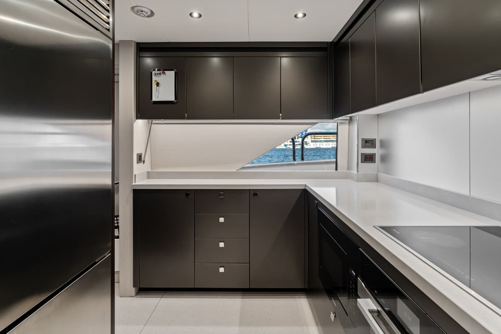 2024 Sunseeker 95 Yacht