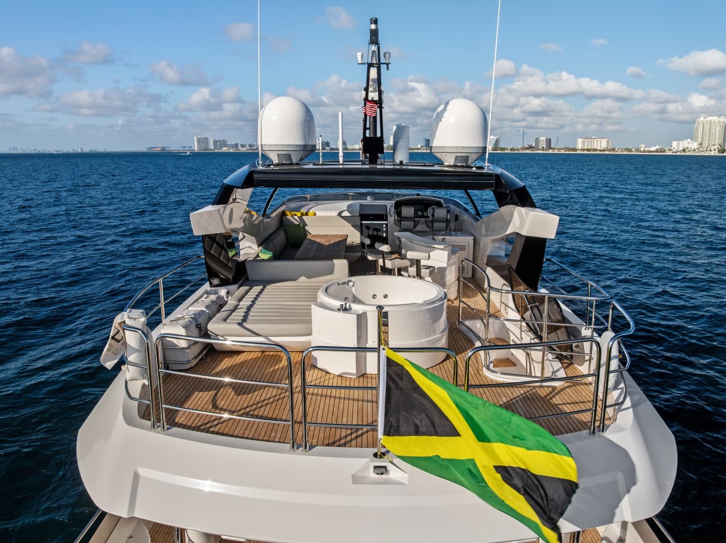 2024 Sunseeker 95 Yacht
