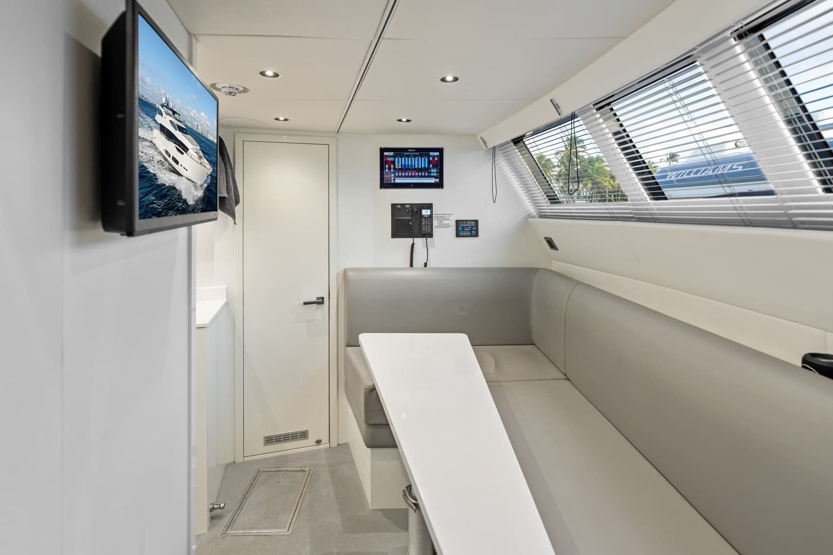 2024 Sunseeker 95 Yacht
