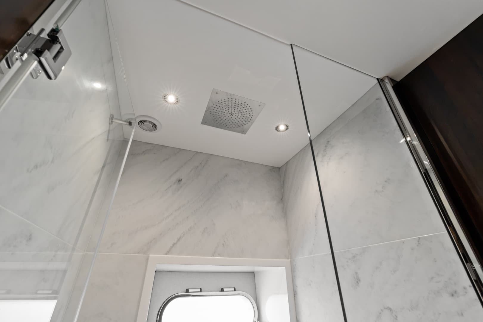2024 Sunseeker 95 Yacht