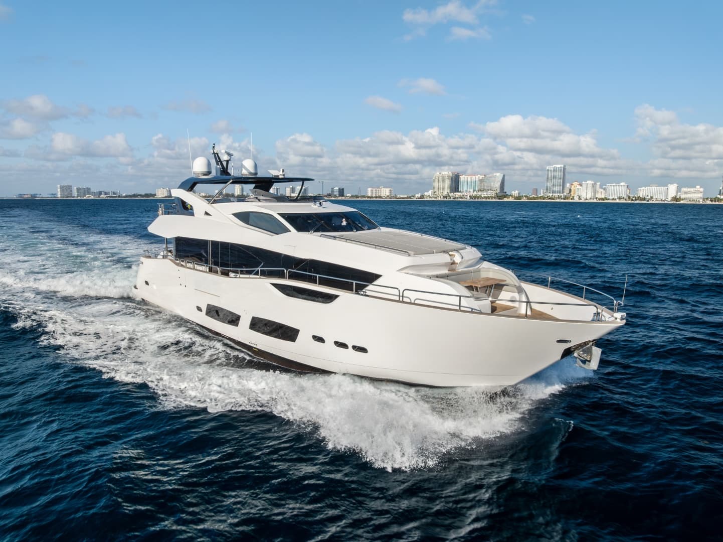 2024 Sunseeker 95 Yacht