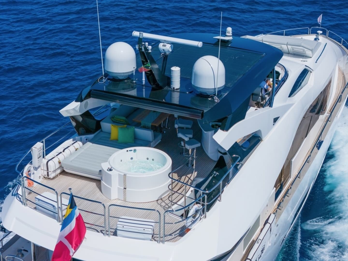 2024 Sunseeker 95 Yacht