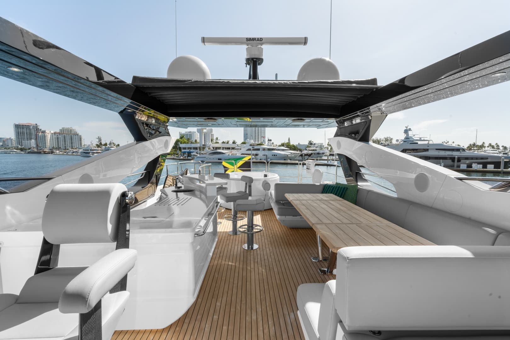 2024 Sunseeker 95 Yacht