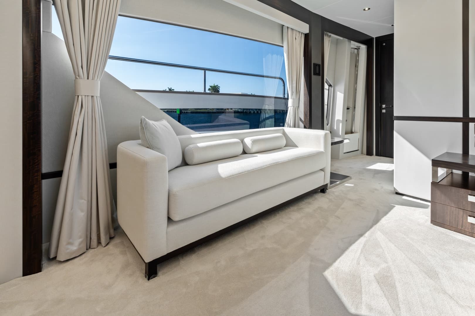 2024 Sunseeker 95 Yacht
