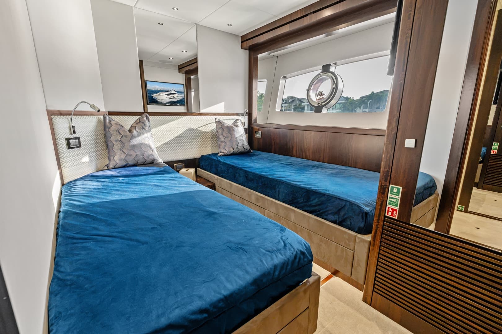 2024 Sunseeker 95 Yacht