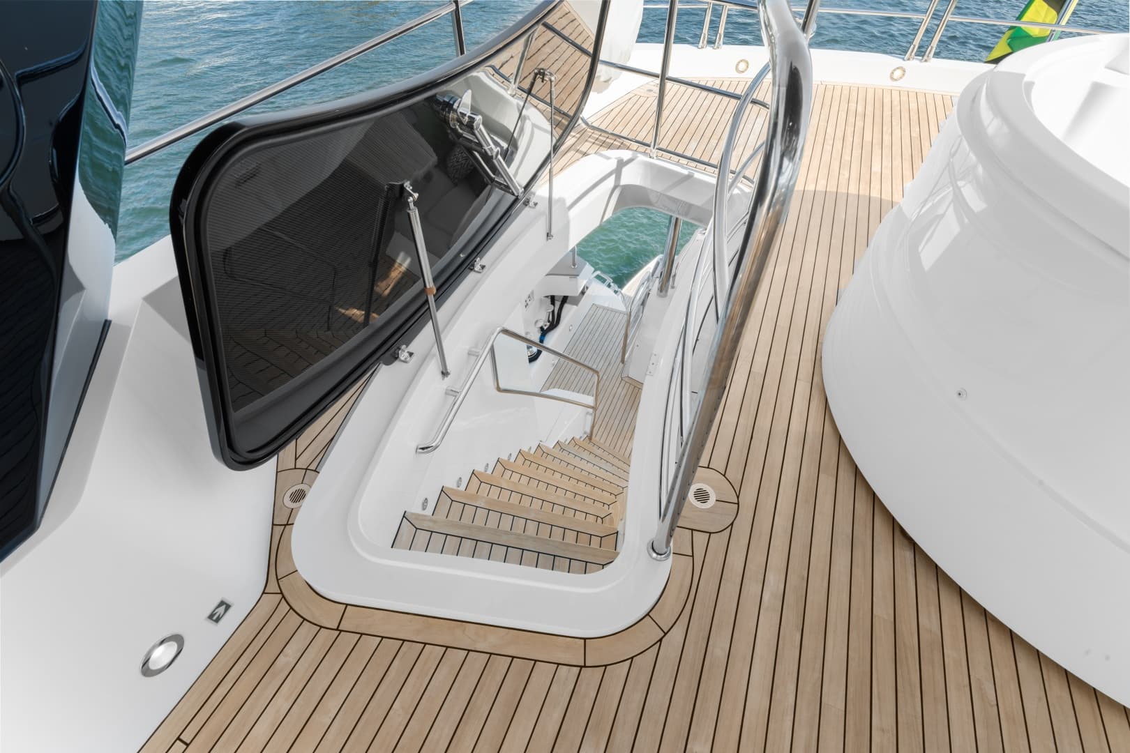 2024 Sunseeker 95 Yacht