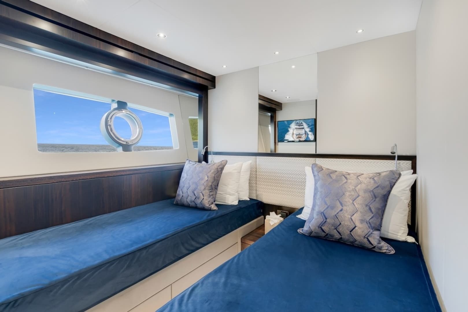 2024 Sunseeker 95 Yacht