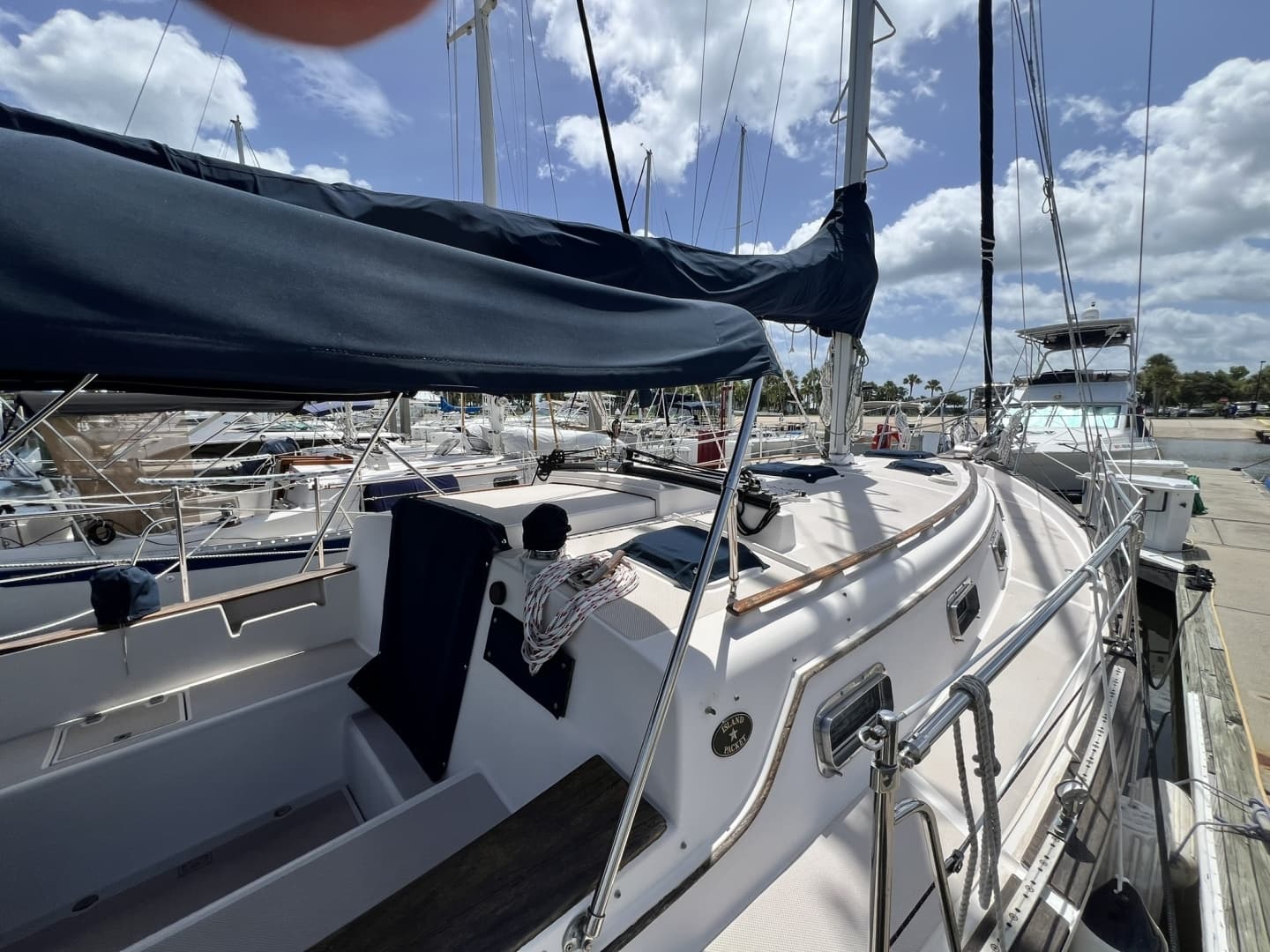 1987 Island Packet 31