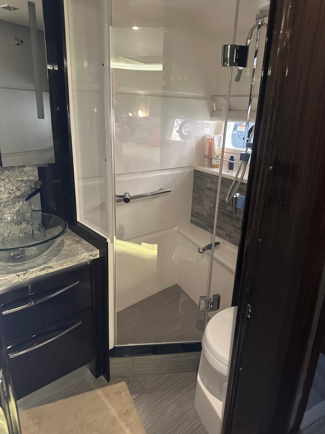 2018 Sea Ray FLY SEARAY L650