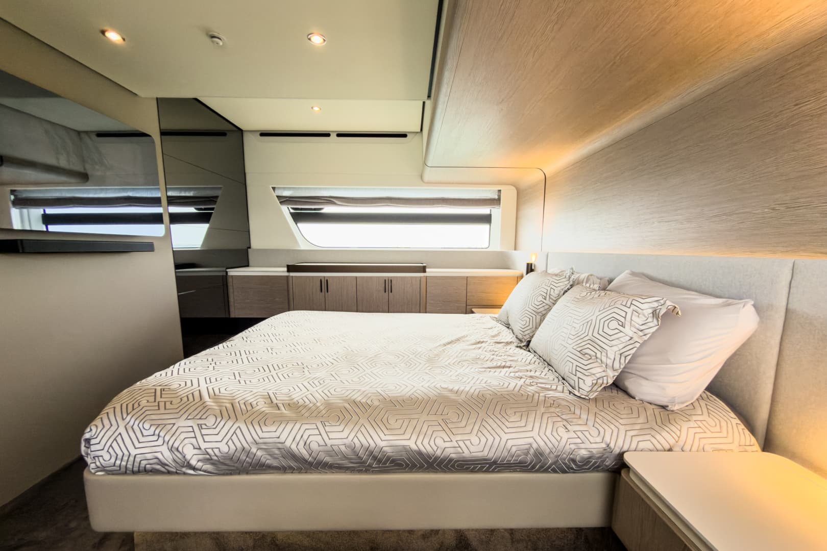 2025 Azimut 53 FLY
