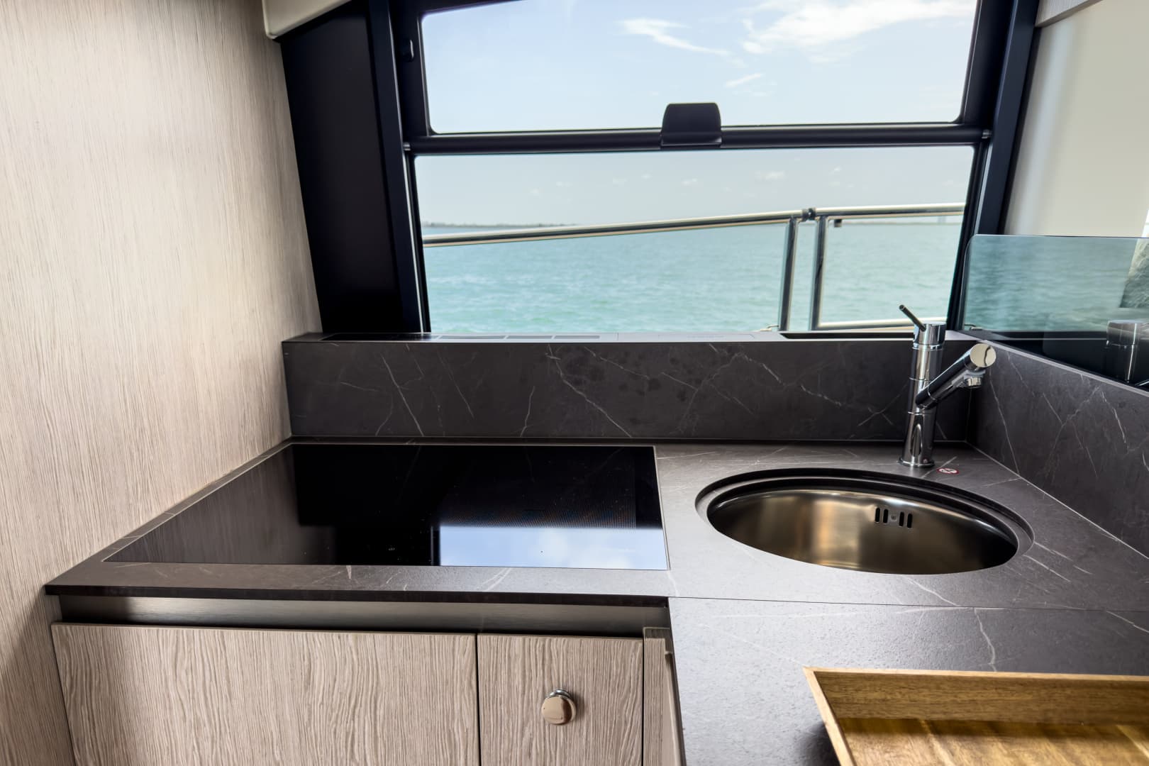 2025 Azimut 53 FLY