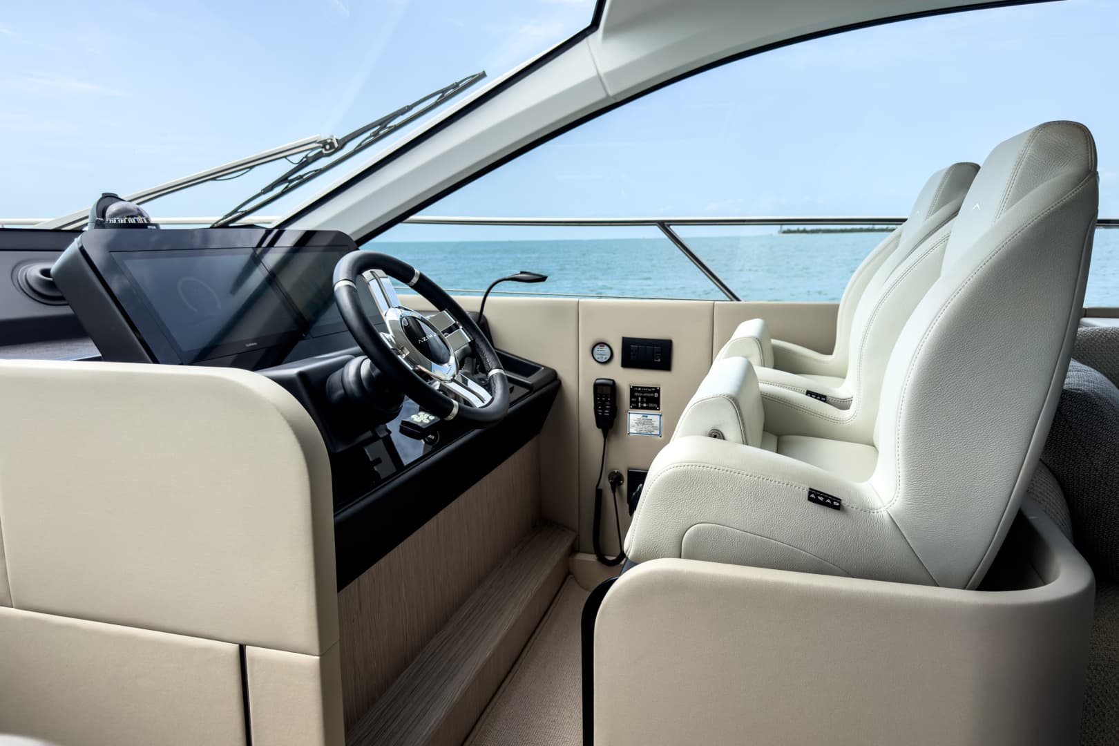 2025 Azimut 53 FLY