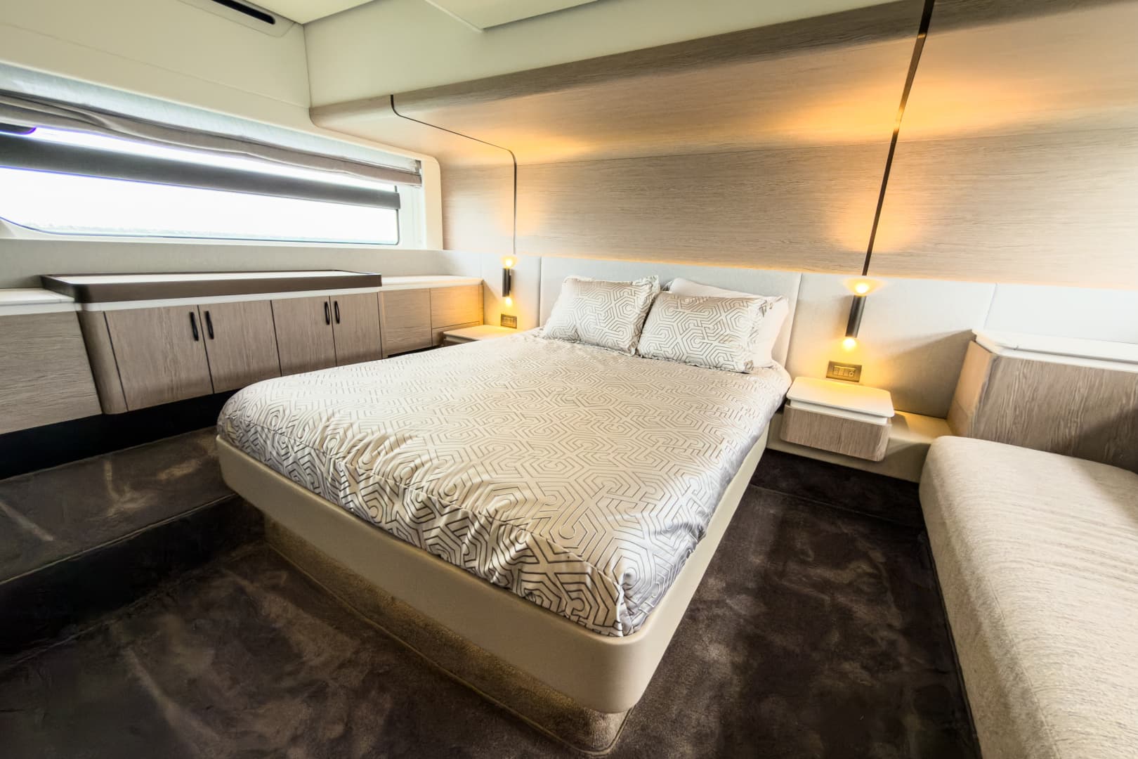 2025 Azimut 53 FLY