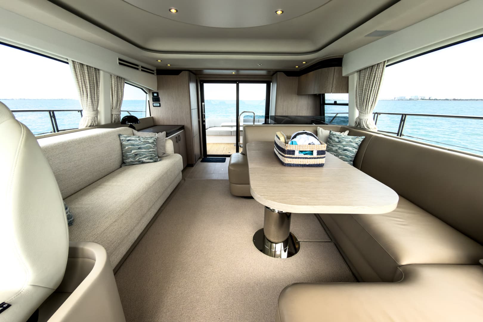 2025 Azimut 53 FLY