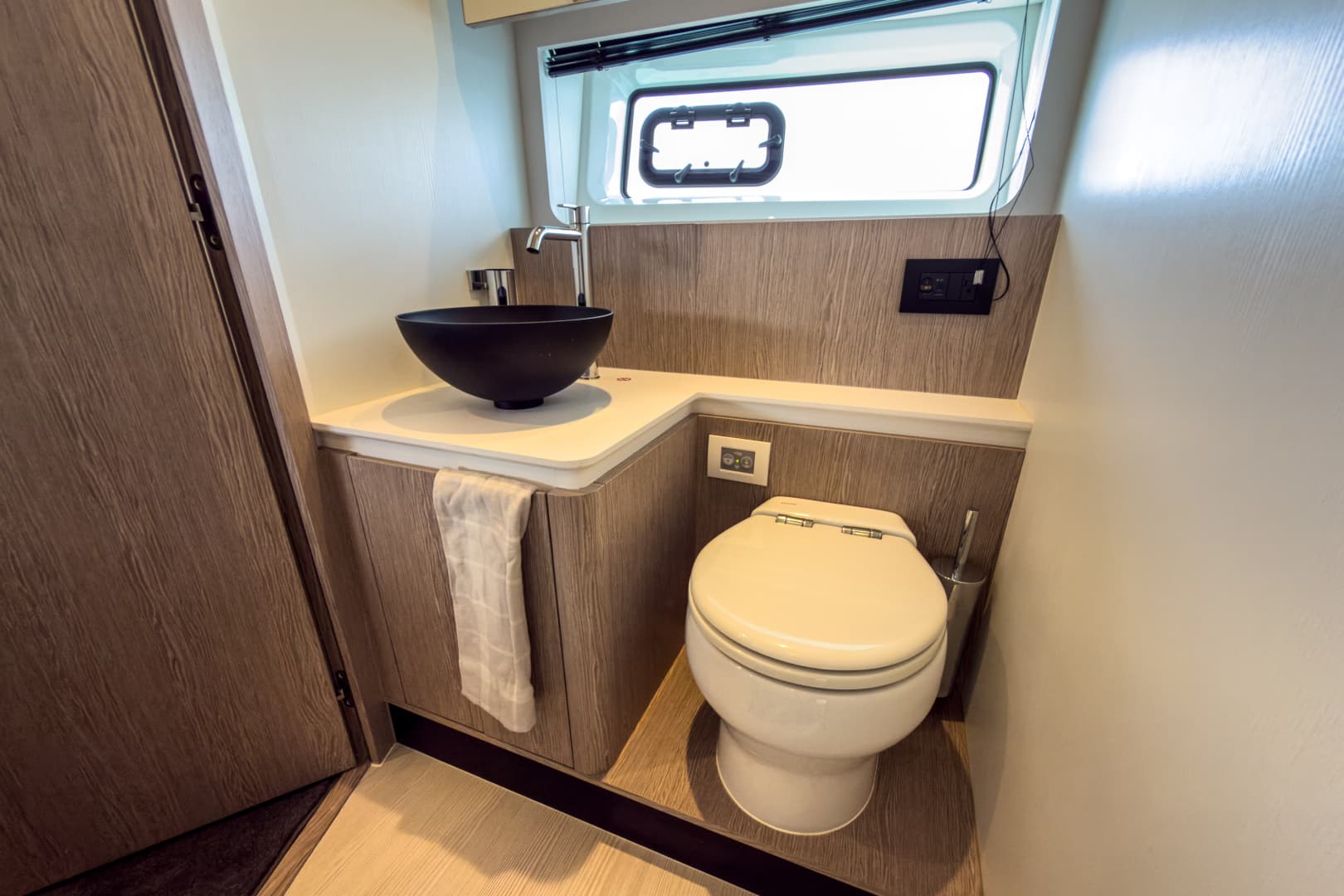 2025 Azimut 53 FLY