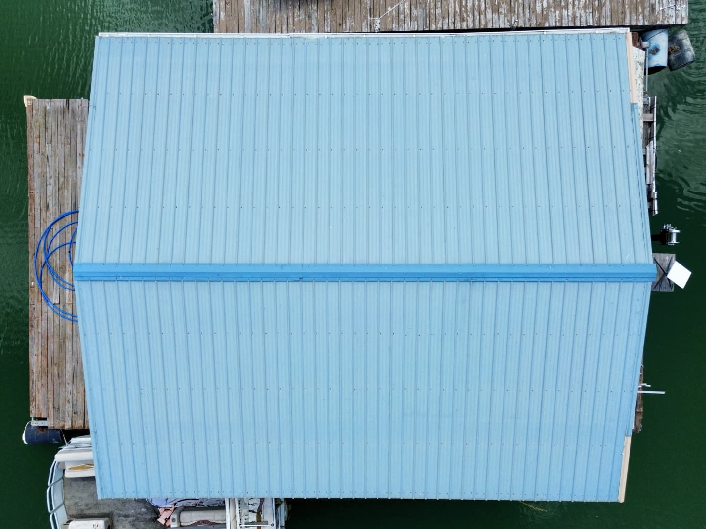 2000 Custom 22 x 30 Floating Cabin - Approx 660sqft