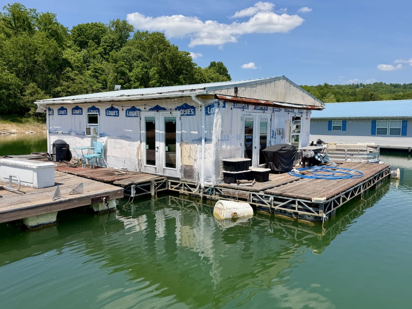 2000 Custom 22 x 30 Floating Cabin - Approx 660sqft