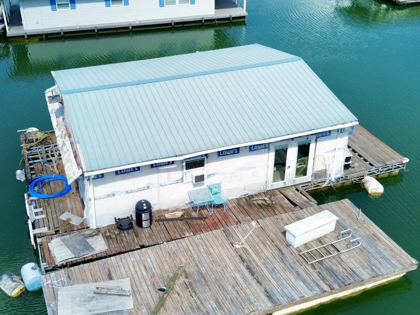 2000 Custom 22 x 30 Floating Cabin - Approx 660sqft