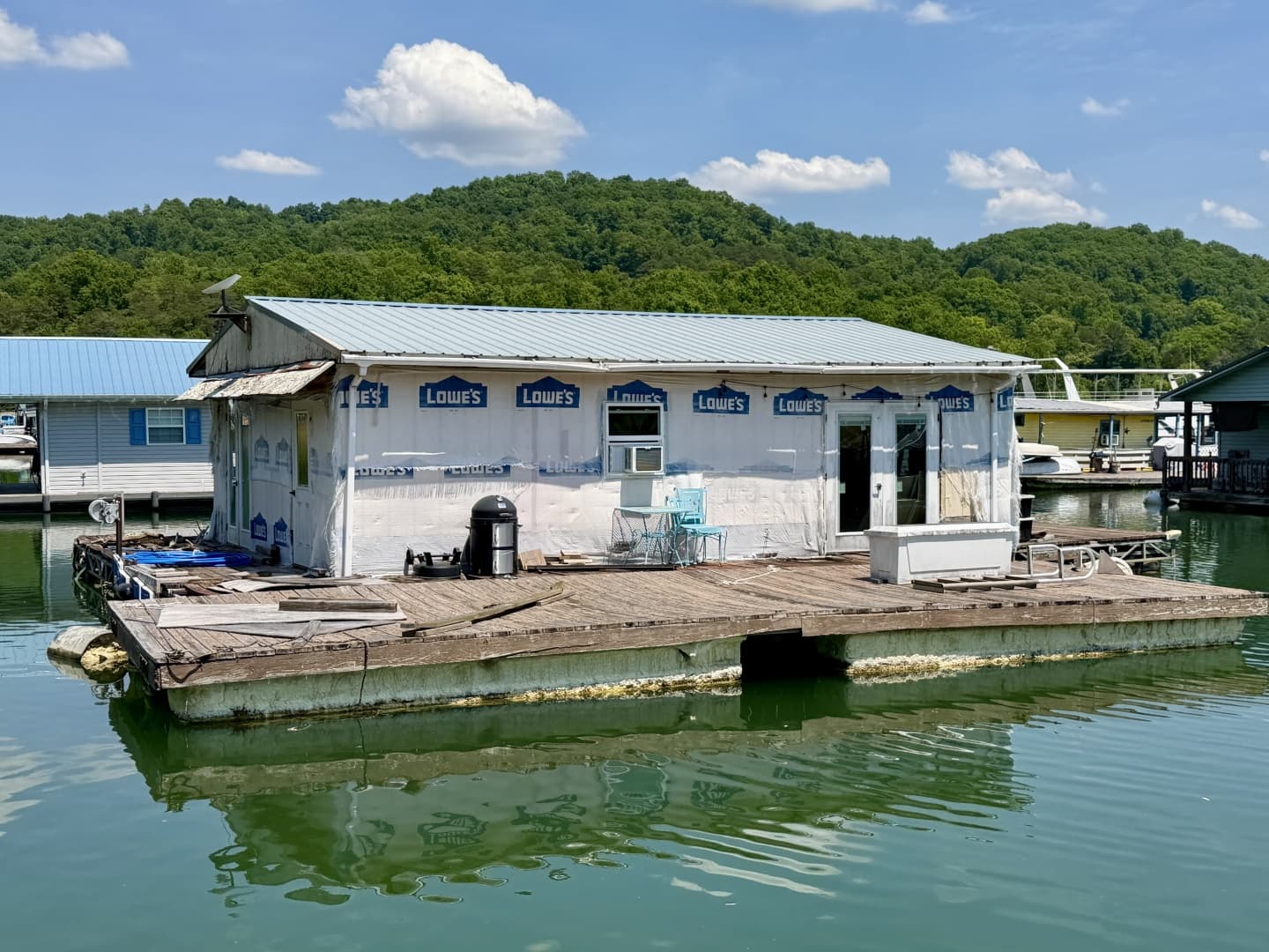 2000 Custom 22 x 30 Floating Cabin - Approx 660sqft