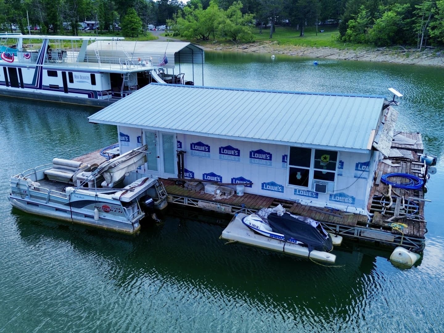 2000 Custom 22 x 30 Floating Cabin - Approx 660sqft