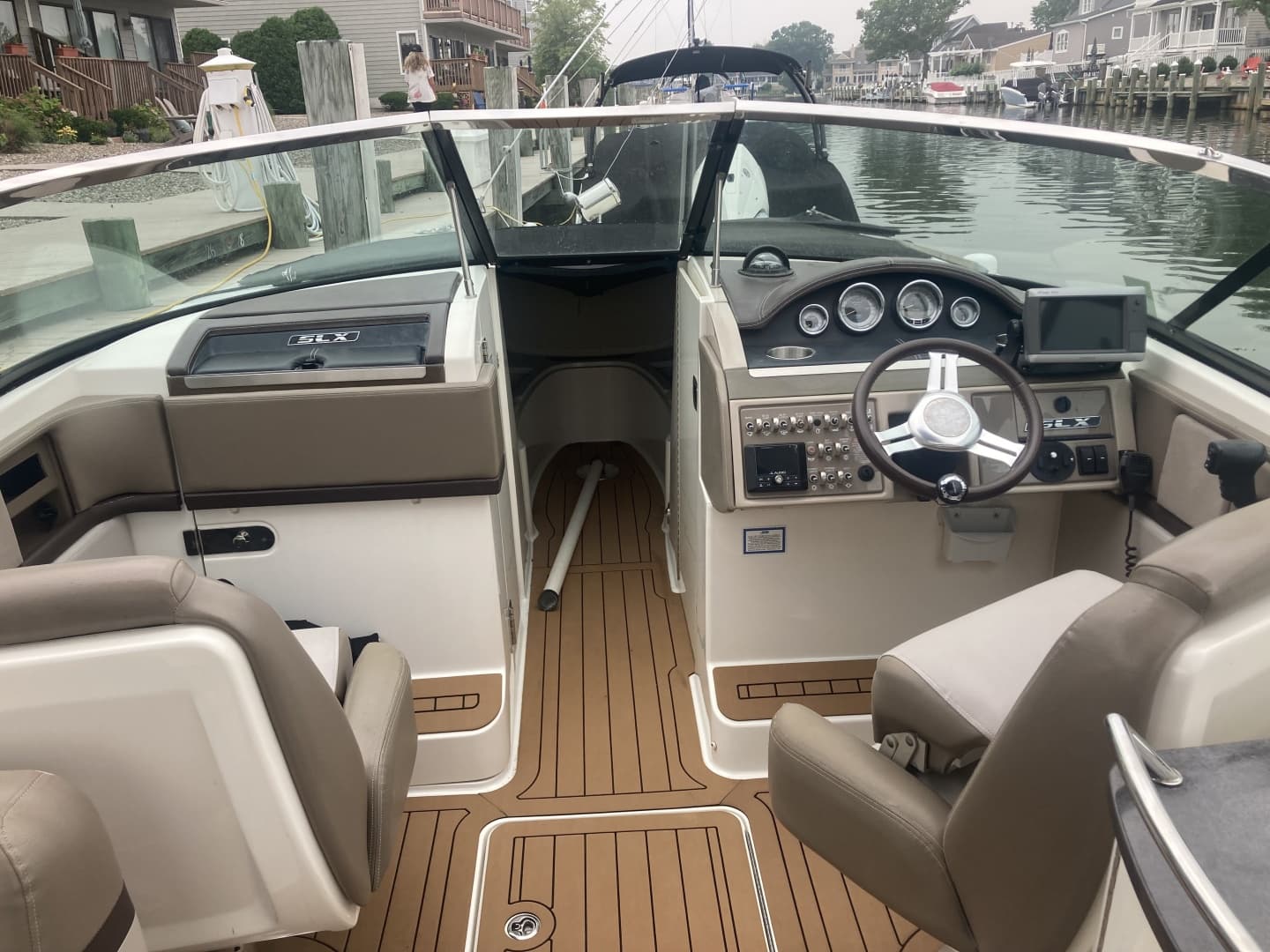 2011 Sea Ray 270 SLX