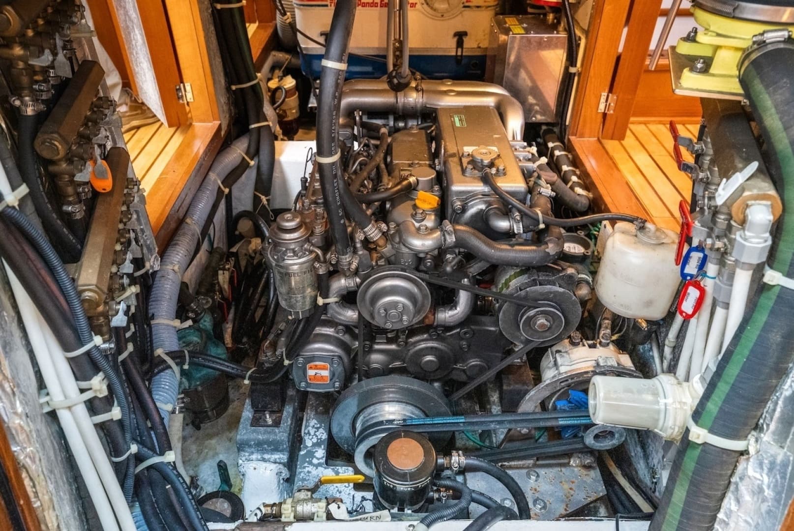 2005 Hylas 54