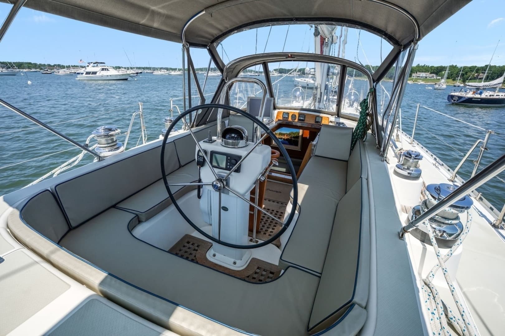 2005 Hylas 54