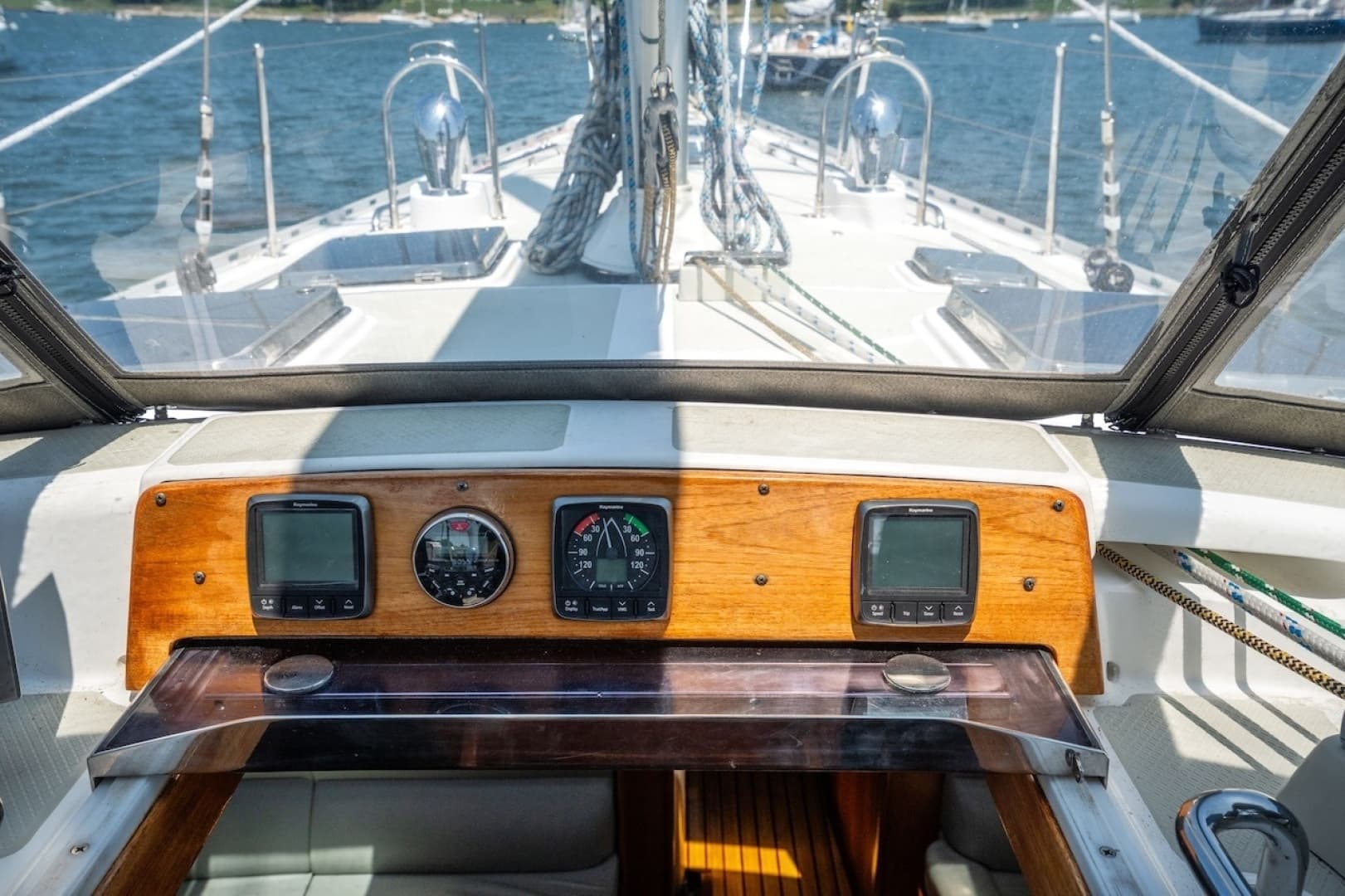 2005 Hylas 54
