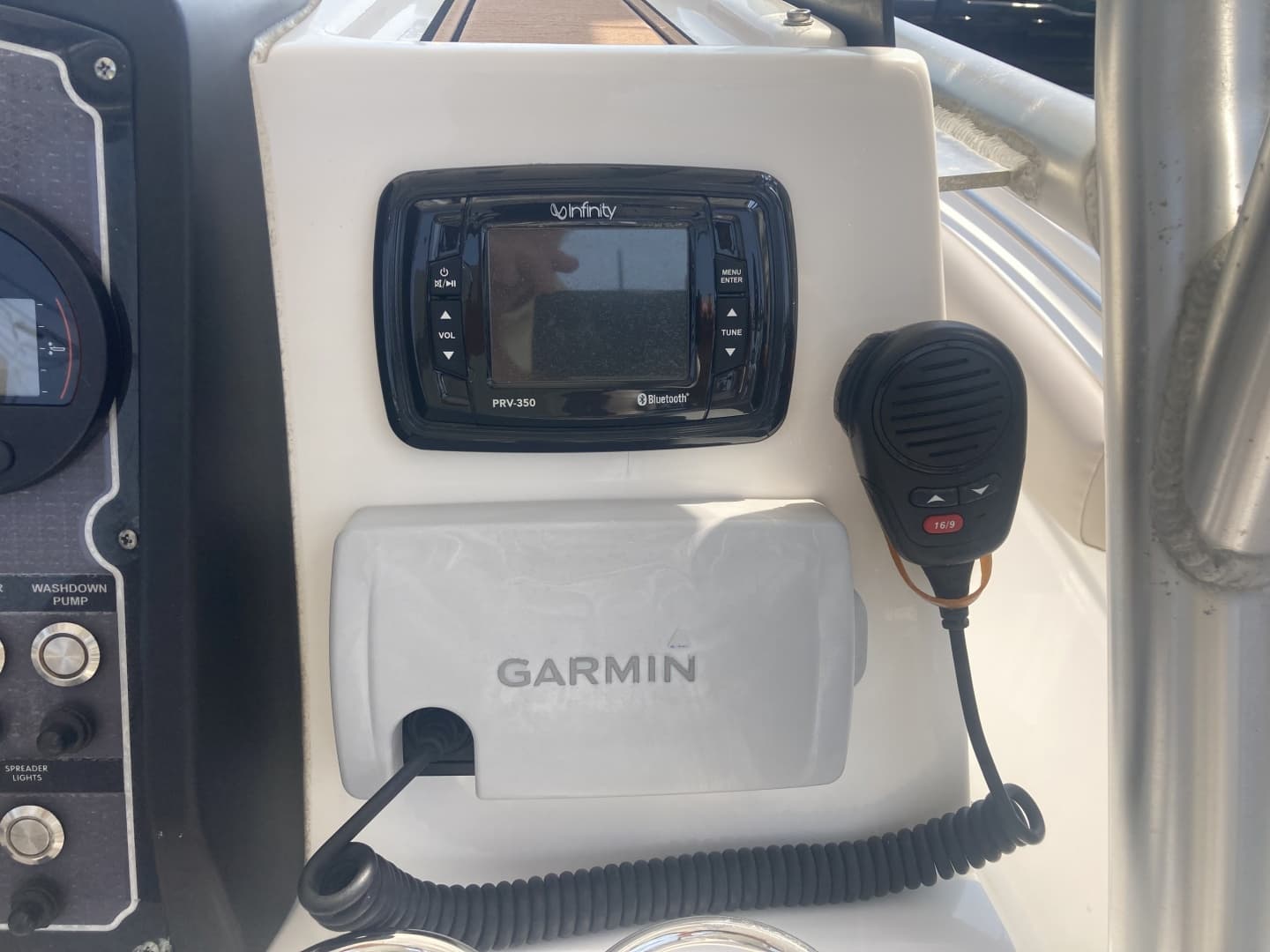 2016 Sea Fox 226 Commander