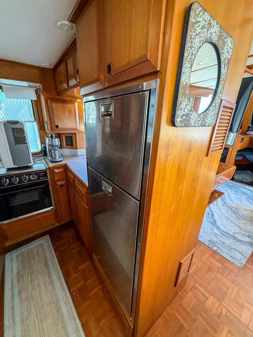DeFever 49 Galley Frig / Freezer 