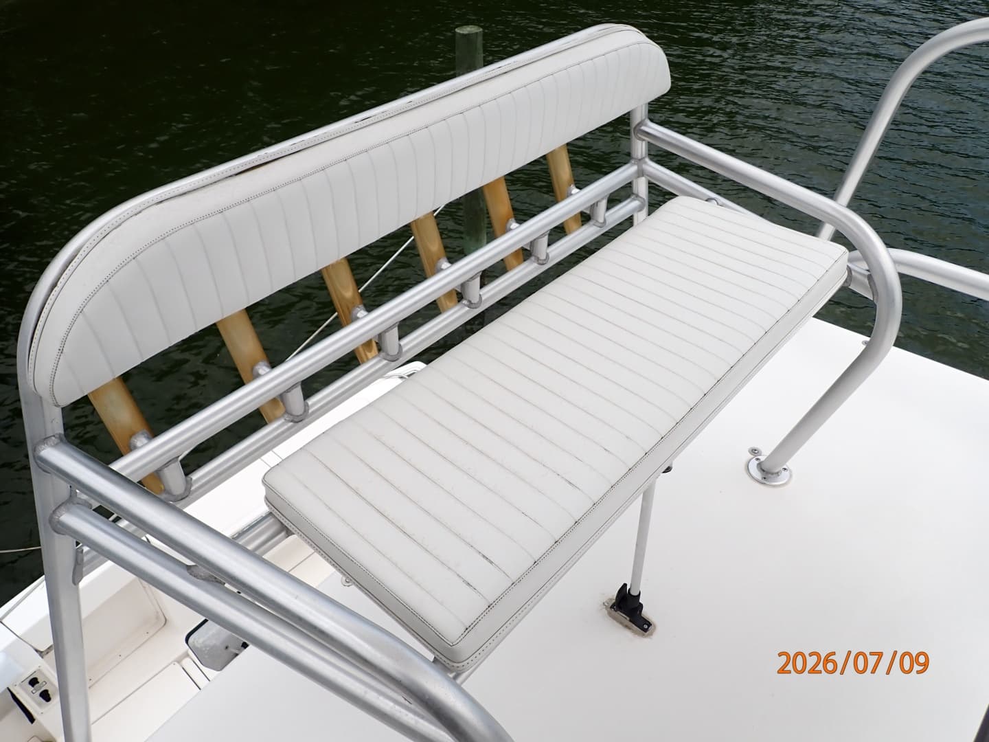 30' Pursuit tower seating