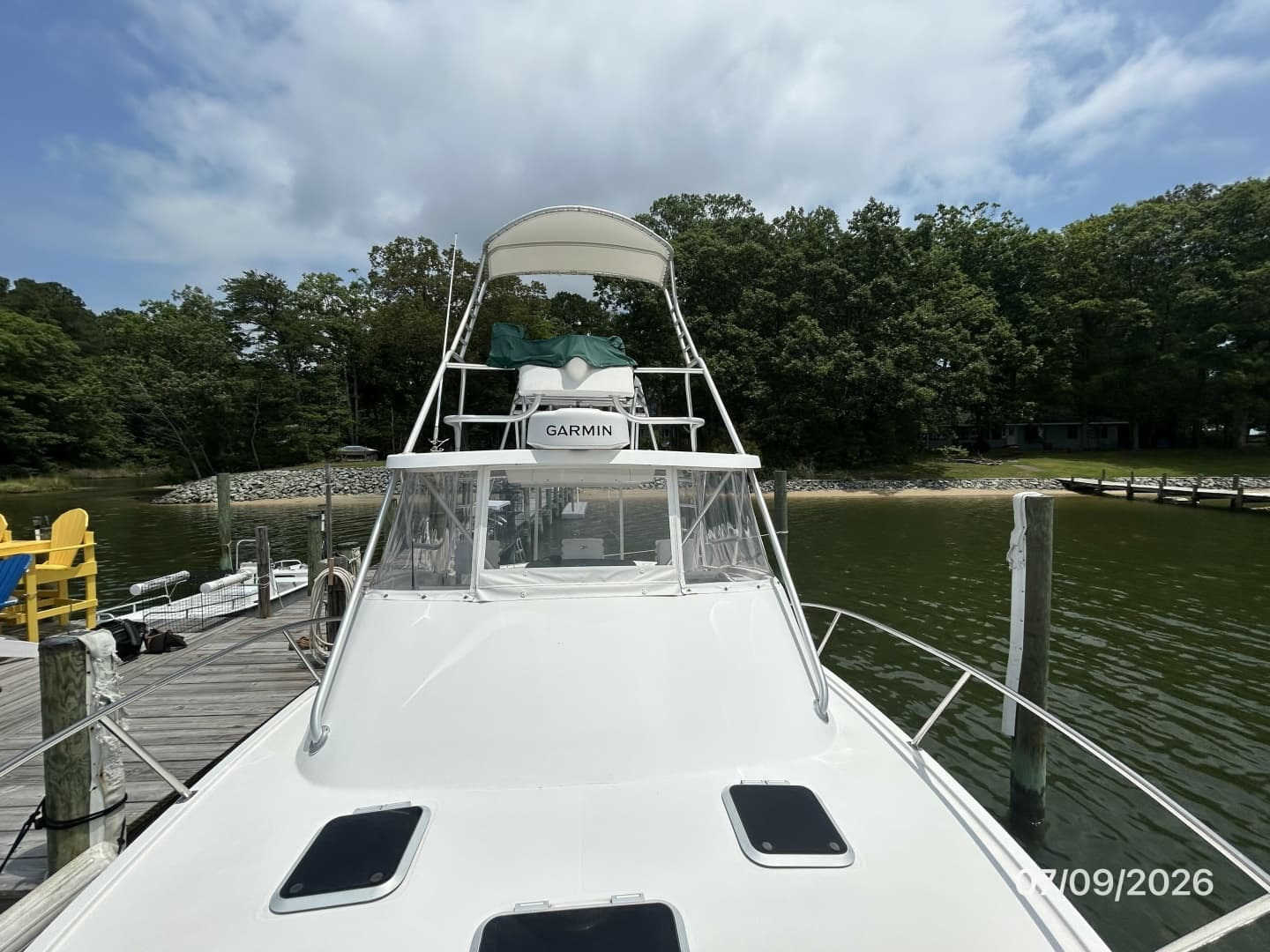 30' Pursuit foredeck aft