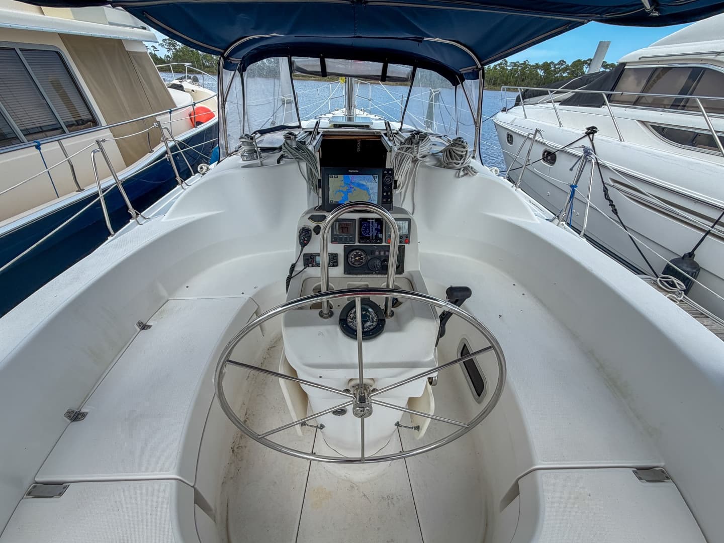 1999 Hunter 380