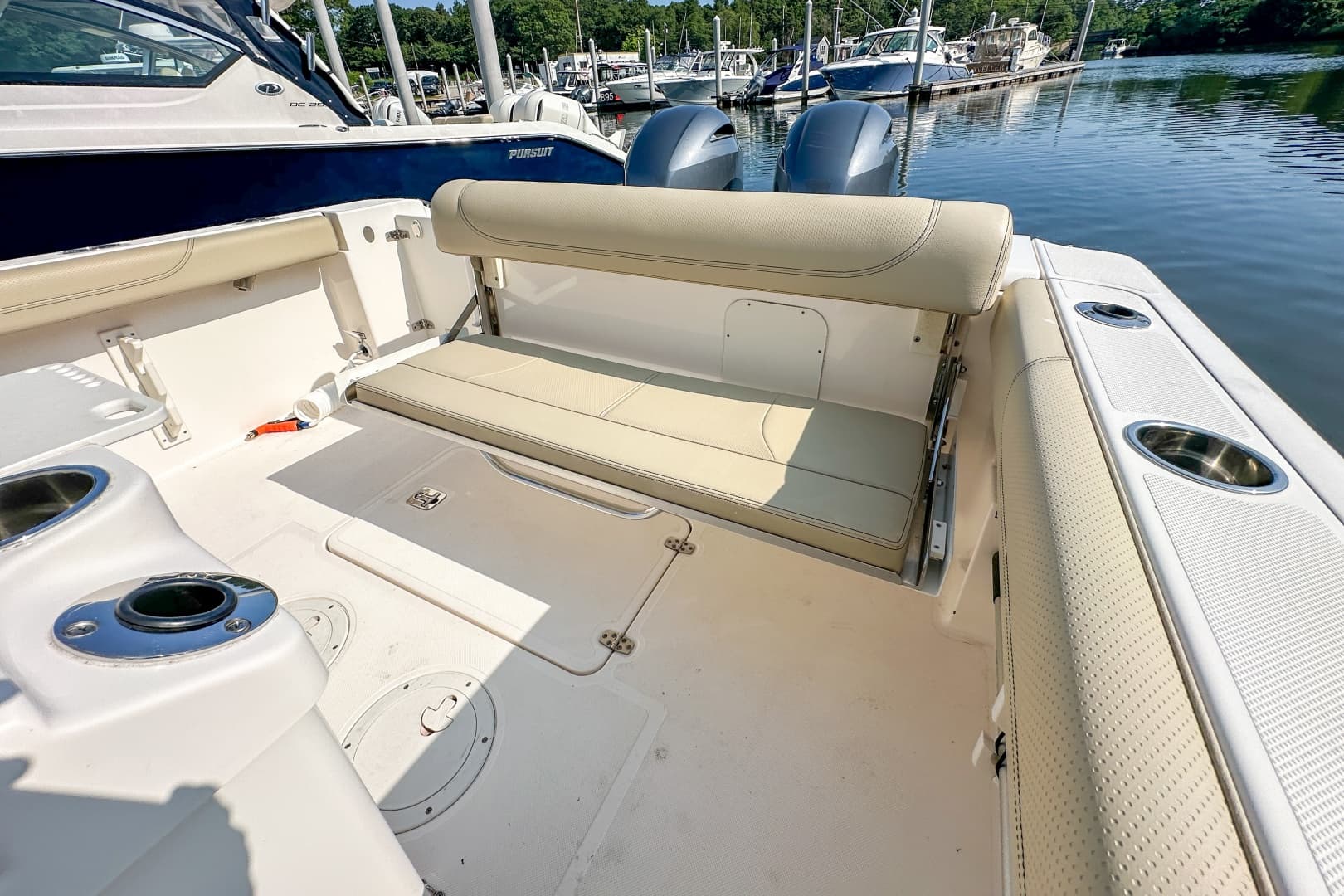 2018 Pursuit C 260