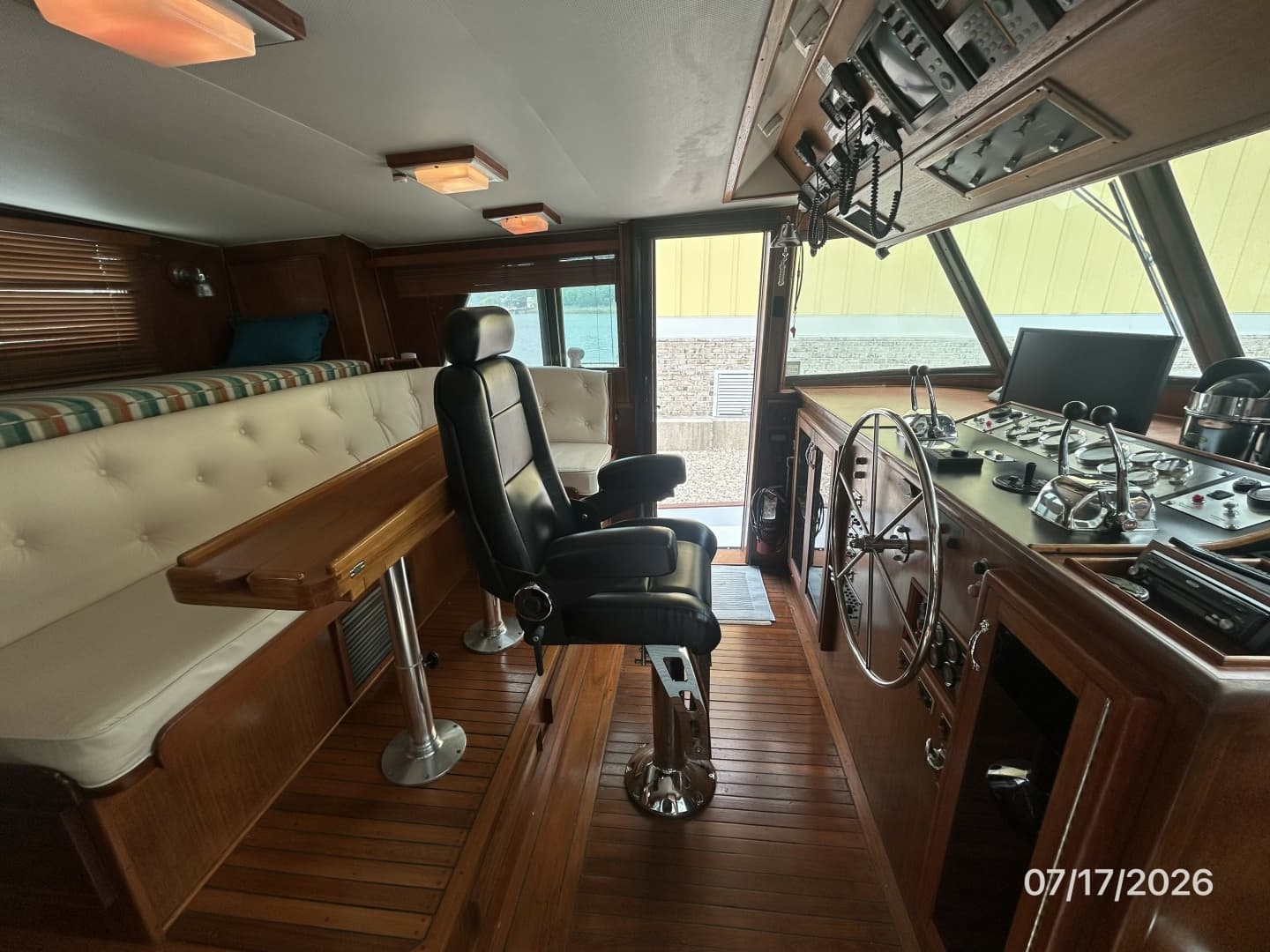 48' Hatteras pilothouse port