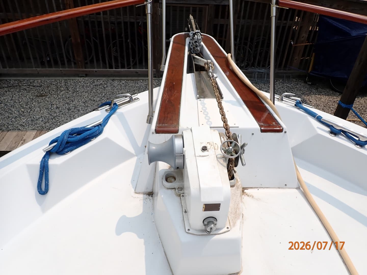 48' Hatteras anchor windlass2