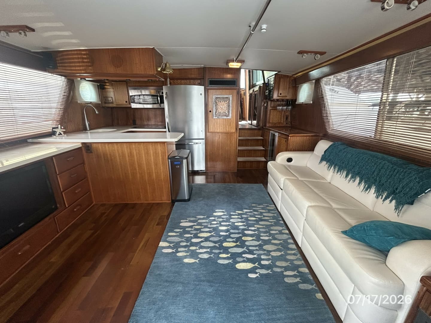 48' Hatteras salon forward