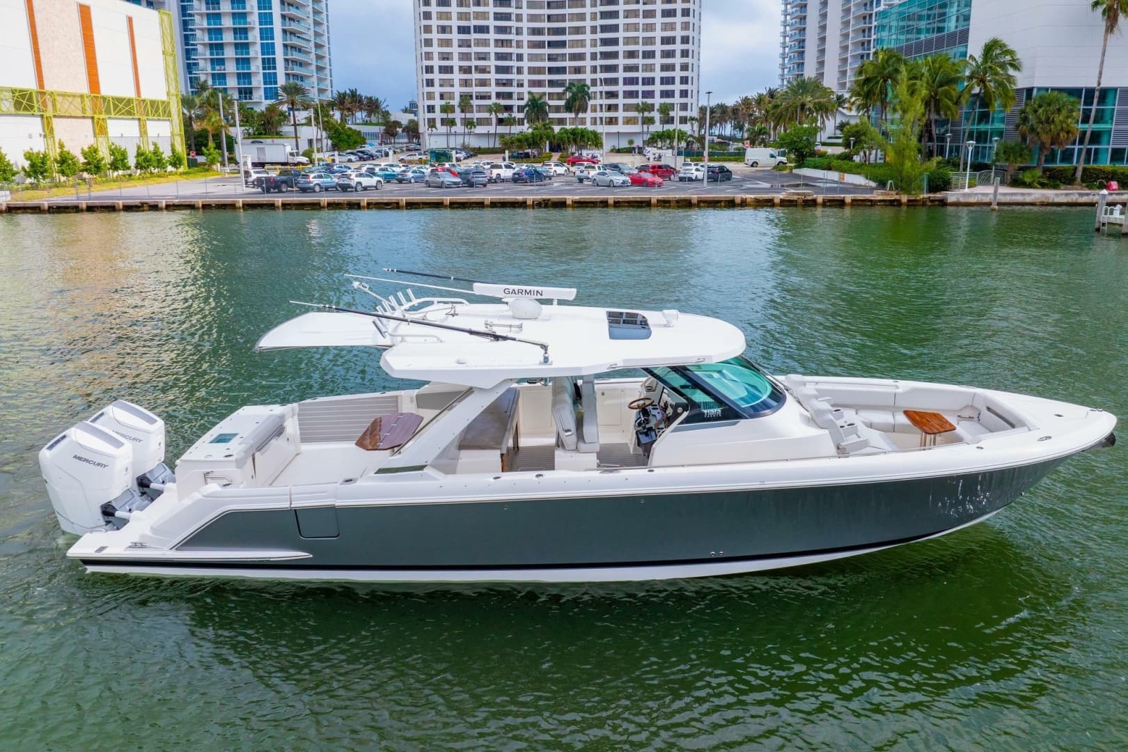2024 Tiara Yachts 43 LS