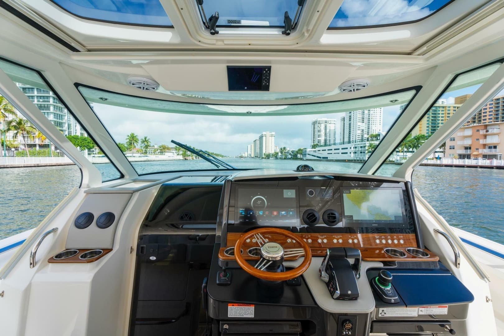 2024 Tiara Yachts 43 LS