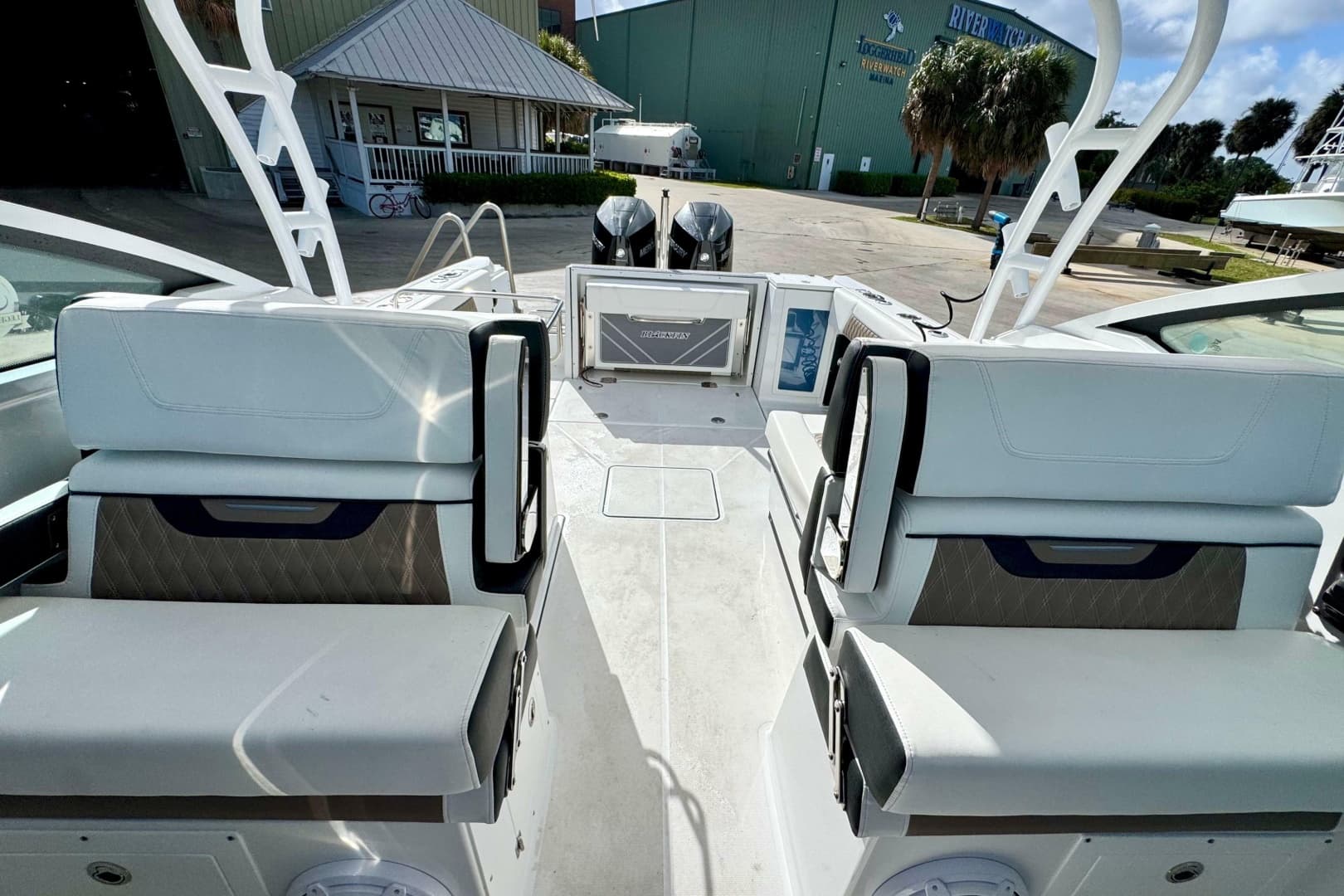 2023 Blackfin 272 DC