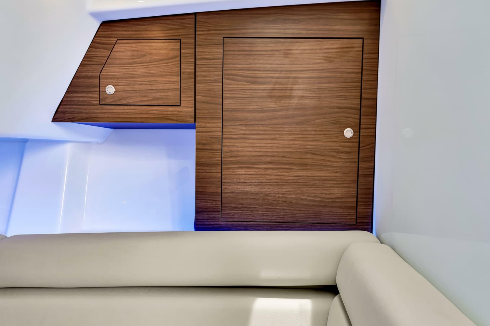 2023 Boston Whaler 350 Realm