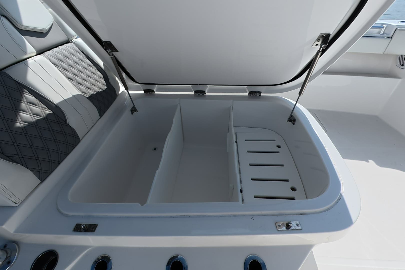 2023 Invincible 33 Catamaran