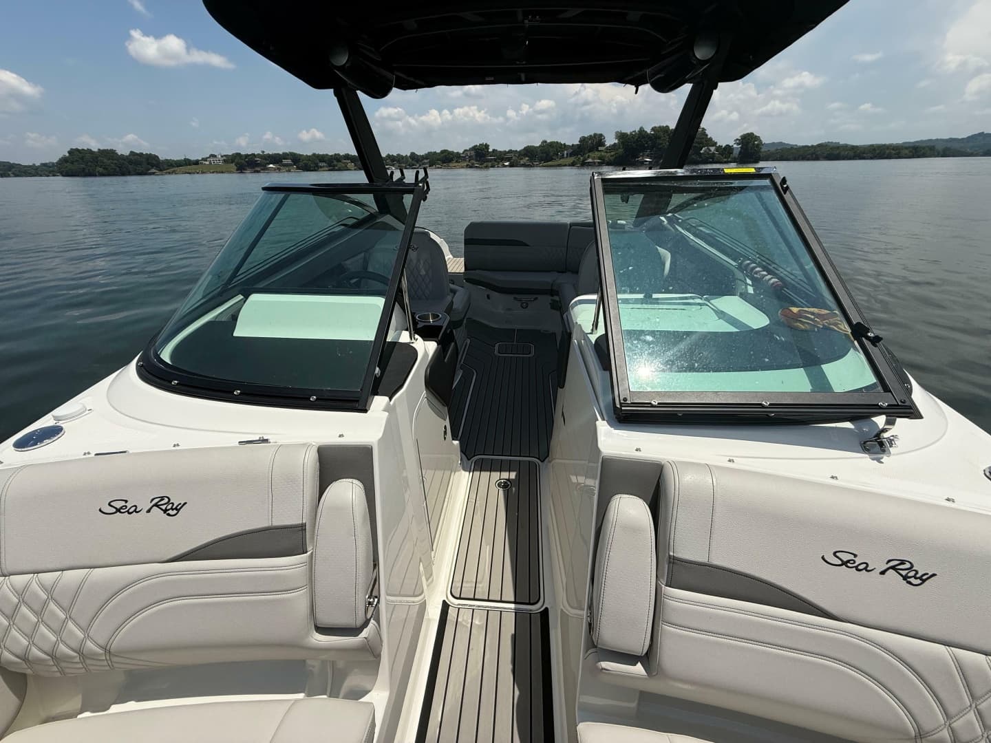 2023 Sea Ray SLX 260 Surf