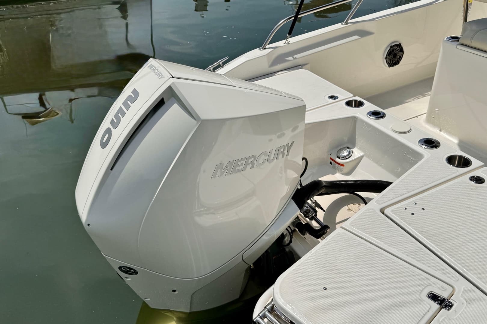 2022 Boston Whaler 220 Dauntless
