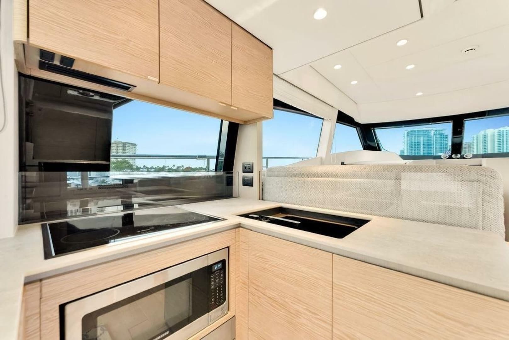 2021 Ferretti Yachts 500