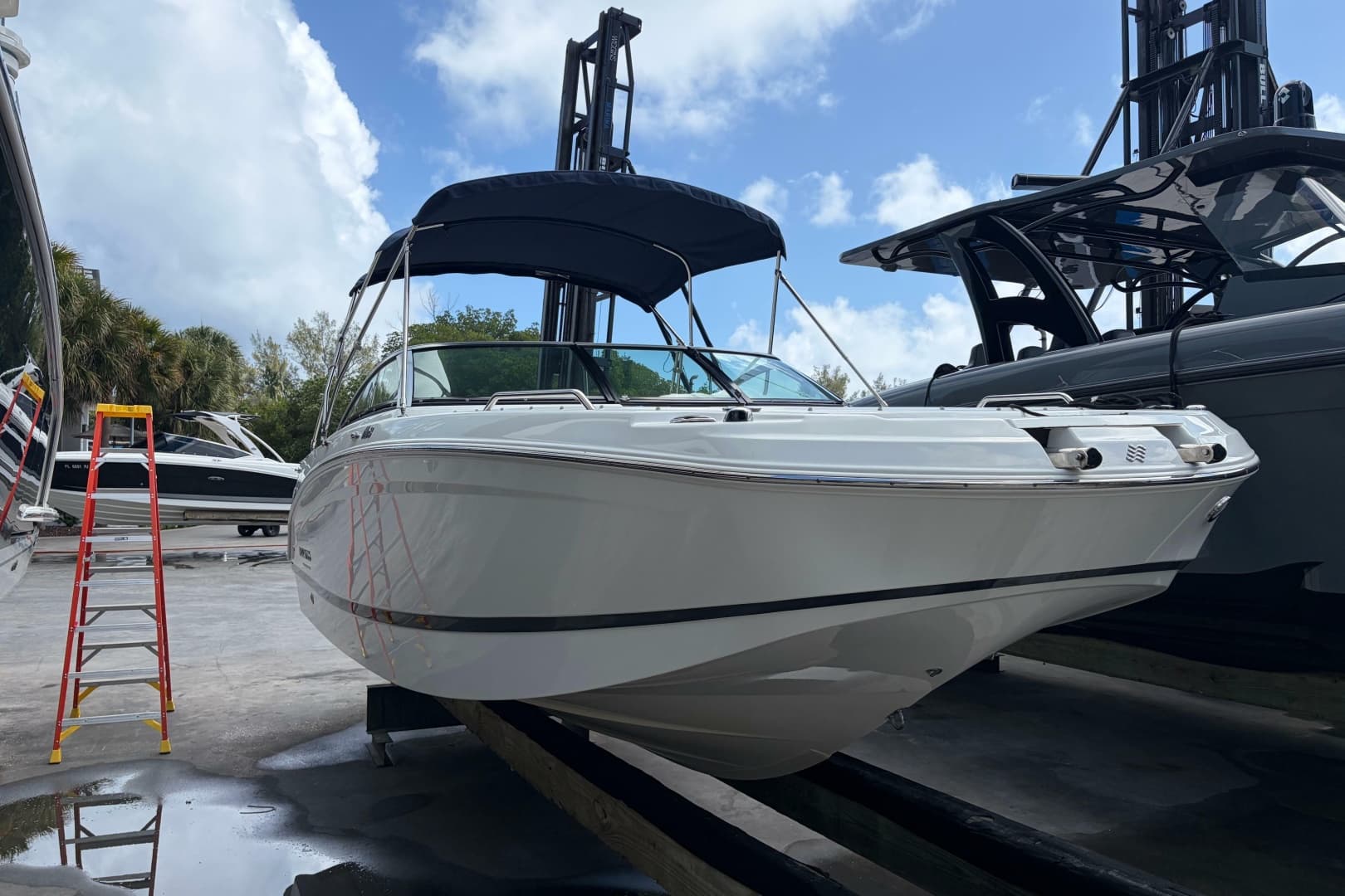2021 Four Winns HD3