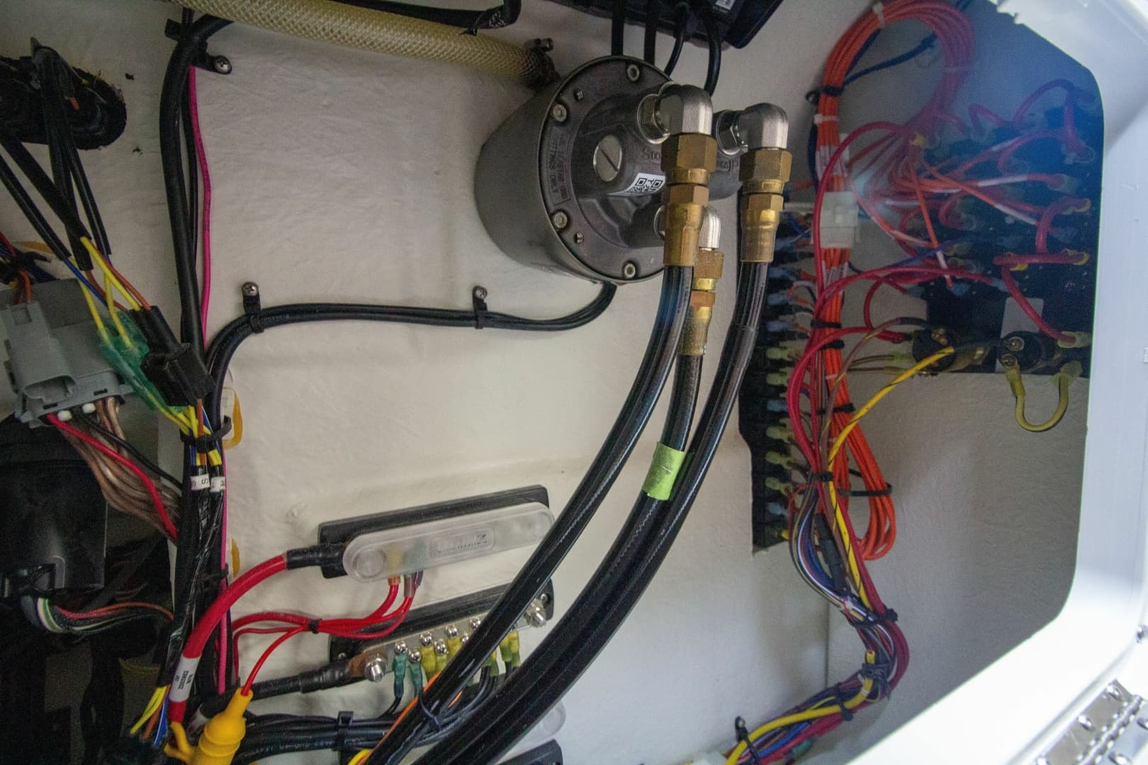 2022 Parker 2520 XLD Sport Cabin