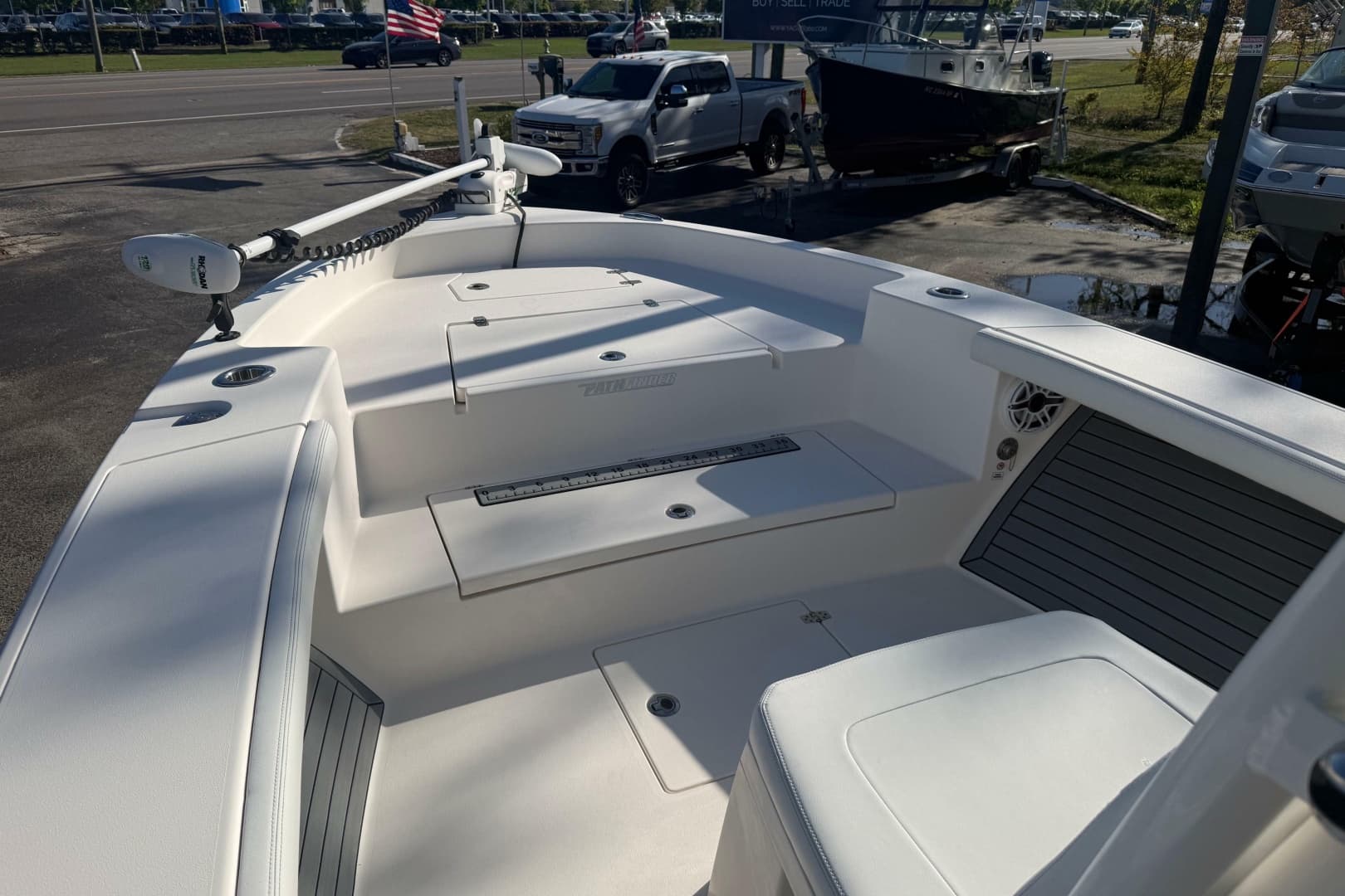 2022 Pathfinder 2700 Open