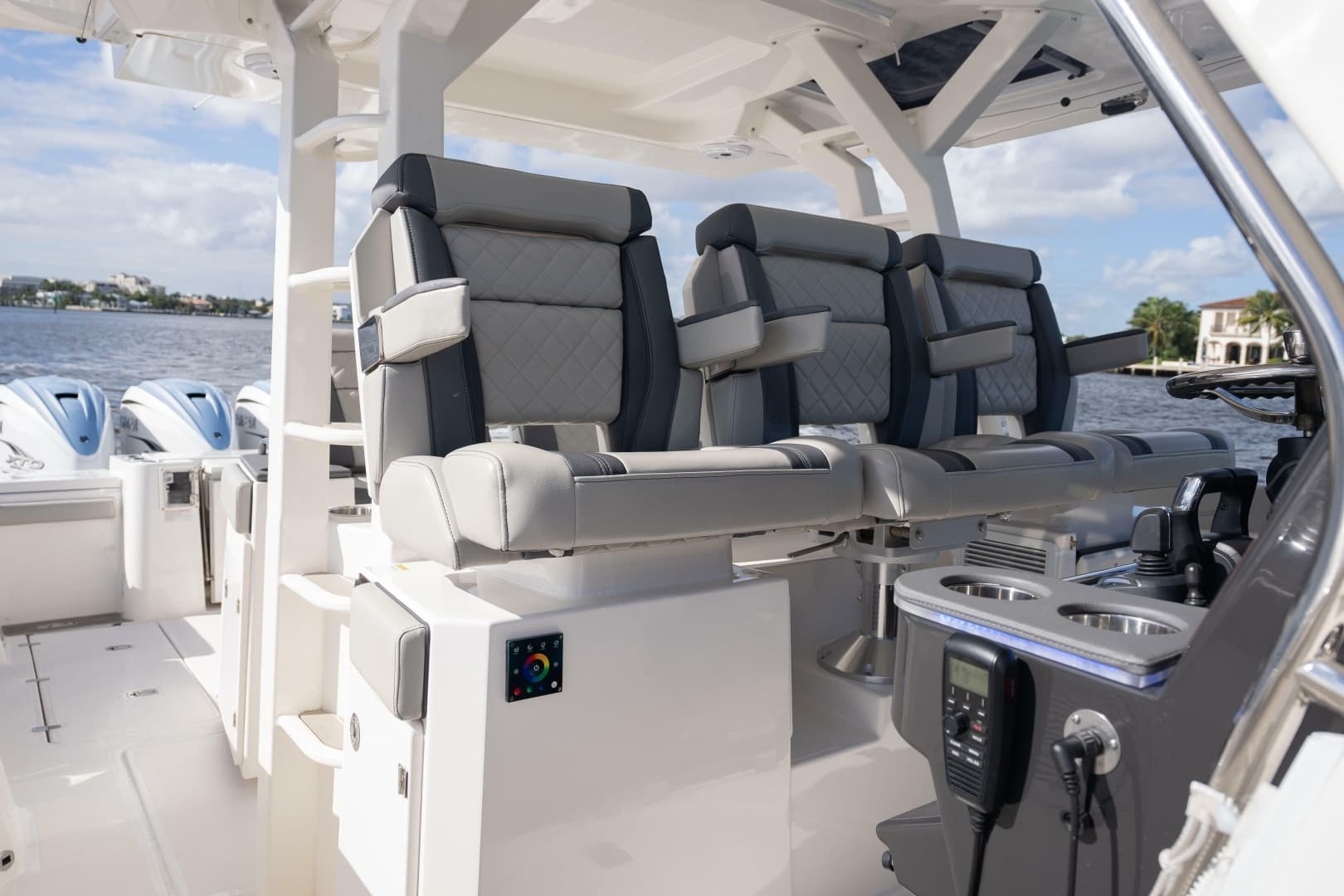 2022 Pursuit S 428 Sport